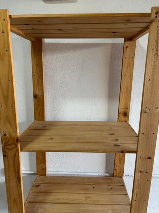 Estantería de madera