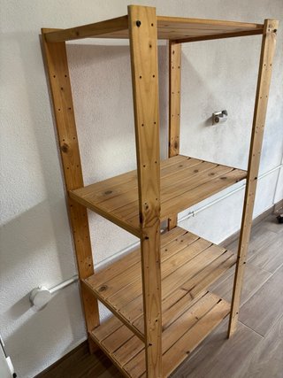 Estantería de madera