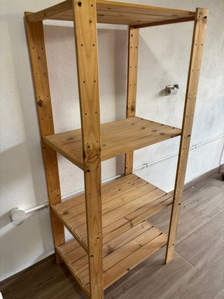 Estantería de madera