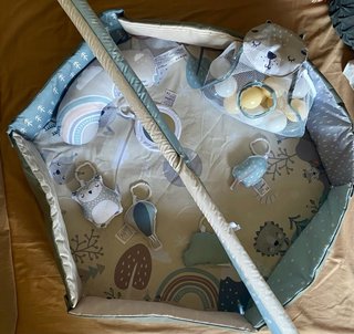 MoMi PASTEL Arco de Juego con Colchoneta
