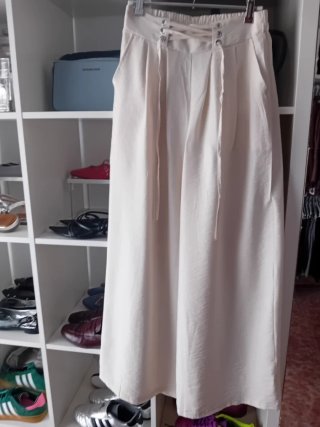 Pantalón ancho y regalo  2 prendas como nuevas
