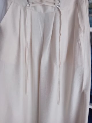 Pantalón ancho y regalo  2 prendas como nuevas