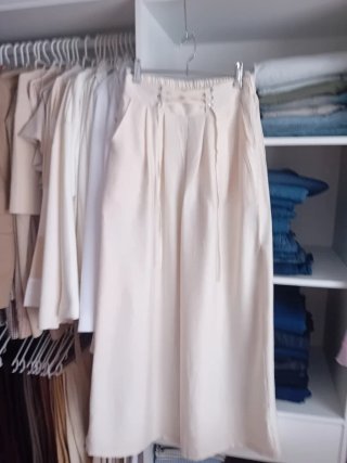 Pantalón ancho y regalo  2 prendas como nuevas