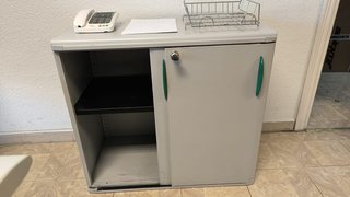Mueble auxiliar oficina gris con llave. x Unidad