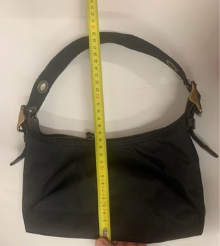 Bolso GAP Negro Hobo Baguette Ligero