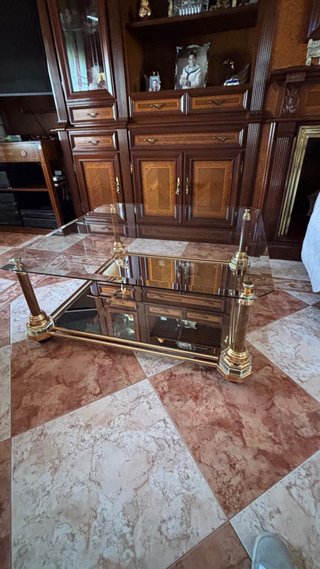 Dos Mesas a juego de centro cristal y metal dorado