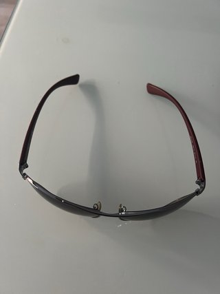 Gafas de sol Ray-Ban granate y plateadas