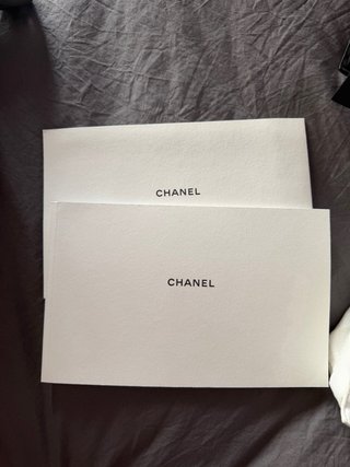 Bolso Chanel Clásico Negro Chevron Mediano