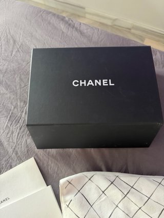 Bolso Chanel Clásico Negro Chevron Mediano