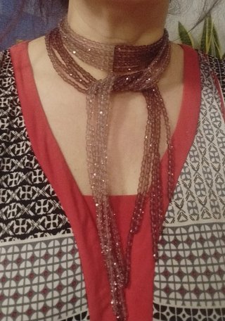 Collar tipo corbata degradado