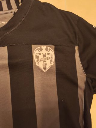 Camiseta Levante UD 2013/14 Talla L usada