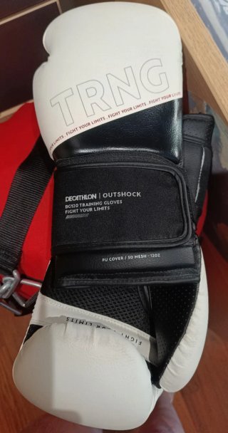 Saco y guantes de boxeo adultos marca Outshock