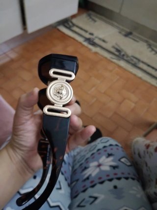 Occhiali da donna Versace neri e oro
