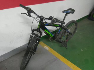 Bicicleta de Montaña Negra y Verde 24"