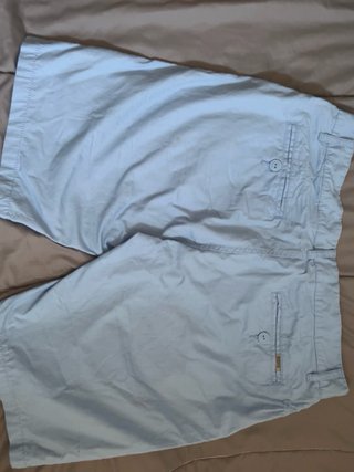 Pantalón corto chino azul claro