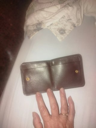 Cartera de piel marrón