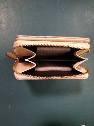 Cartera monedero multicolor.