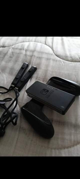 Nintendo Switch + Custodia + FIFA 21