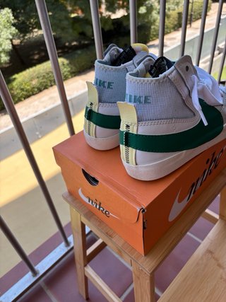 Nike Blazer Mid