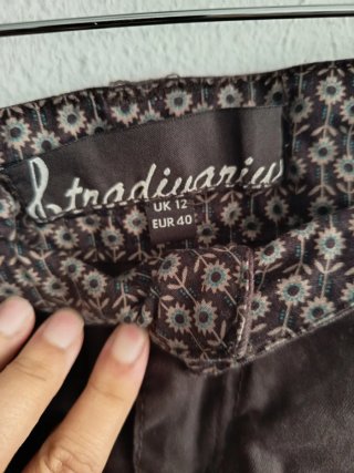 Falda mini marrón Stradivarius T.40