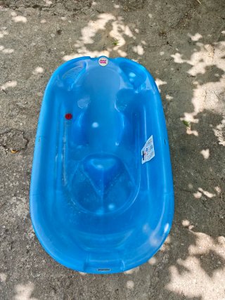 Bañera bebé con patas plegables