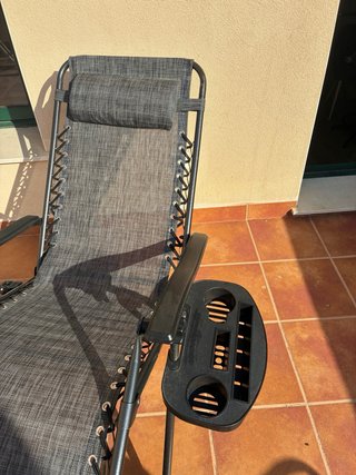 Silla reclinable exterior gris y negra