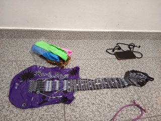 5 Guitarras Hinchables Rock & Roll