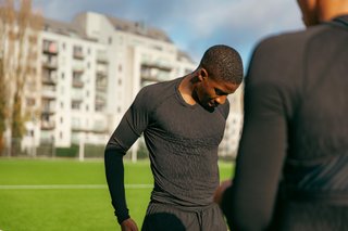 Camiseta térmica de fútbol manga larga adulto negro keepdry