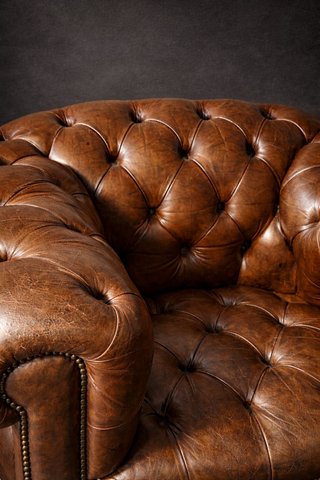 Sillón Chester Capitone completo Cuero Marrón