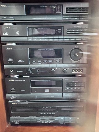 Cadena musical Aiwa con tocadiscos