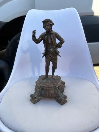 Estatua de bronce figura hombre