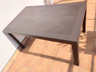 Mesa de plástico para exterior