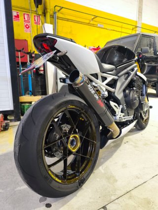 Triumph Speed Triple 1200 RS Negra/Blanca