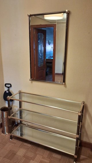 Conjunto de entrada espejo y estantería