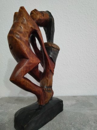 Escultura Africana Madera Tallada Músico Tambor 35