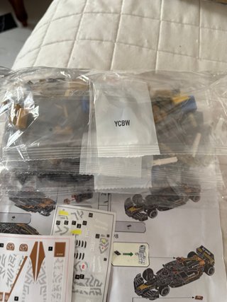 Juego construcción coche carreras nuevo
