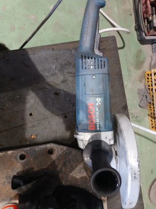 Radial Bosch GWS 20-230 JH