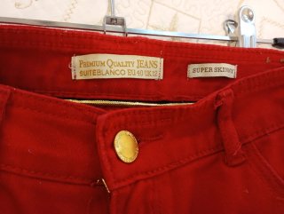 Pantalón vaquero rojo de SuiteBlanco con cremaller