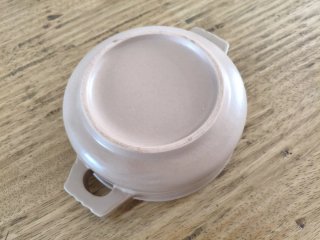 Tegame beige in ceramica con manici