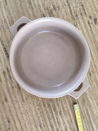 Tegame beige in ceramica con manici