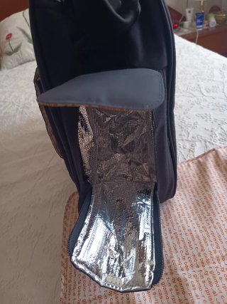 Bolso de bebé negro y gris