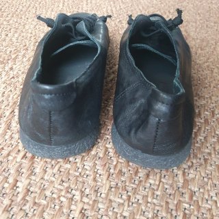 Zapato estilo Camper, piel, negros, talla 38-39