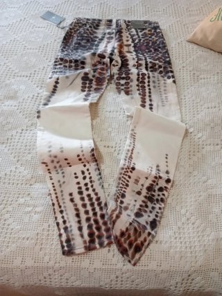 Pantalones vaqueros blancos con estampado