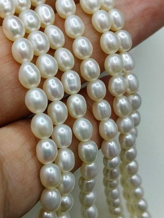 Collar triple perlas naturales alto brillo