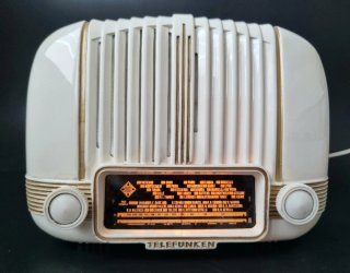 Radio antigua Telefunken Panchito funcionando