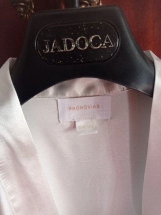 Cancán vestido fiesta o Novia y Batín Blanco