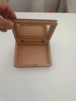 Monedas EE.UU. en preciosa caja de madera