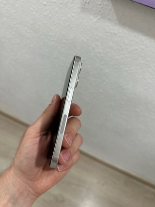 iPhone 15 Pro Plata Nuevo