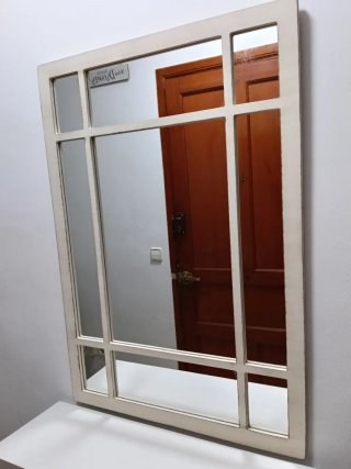 Mueble recibidor blanco con espejo