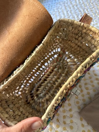 Bolso de rafia con lentejuelas